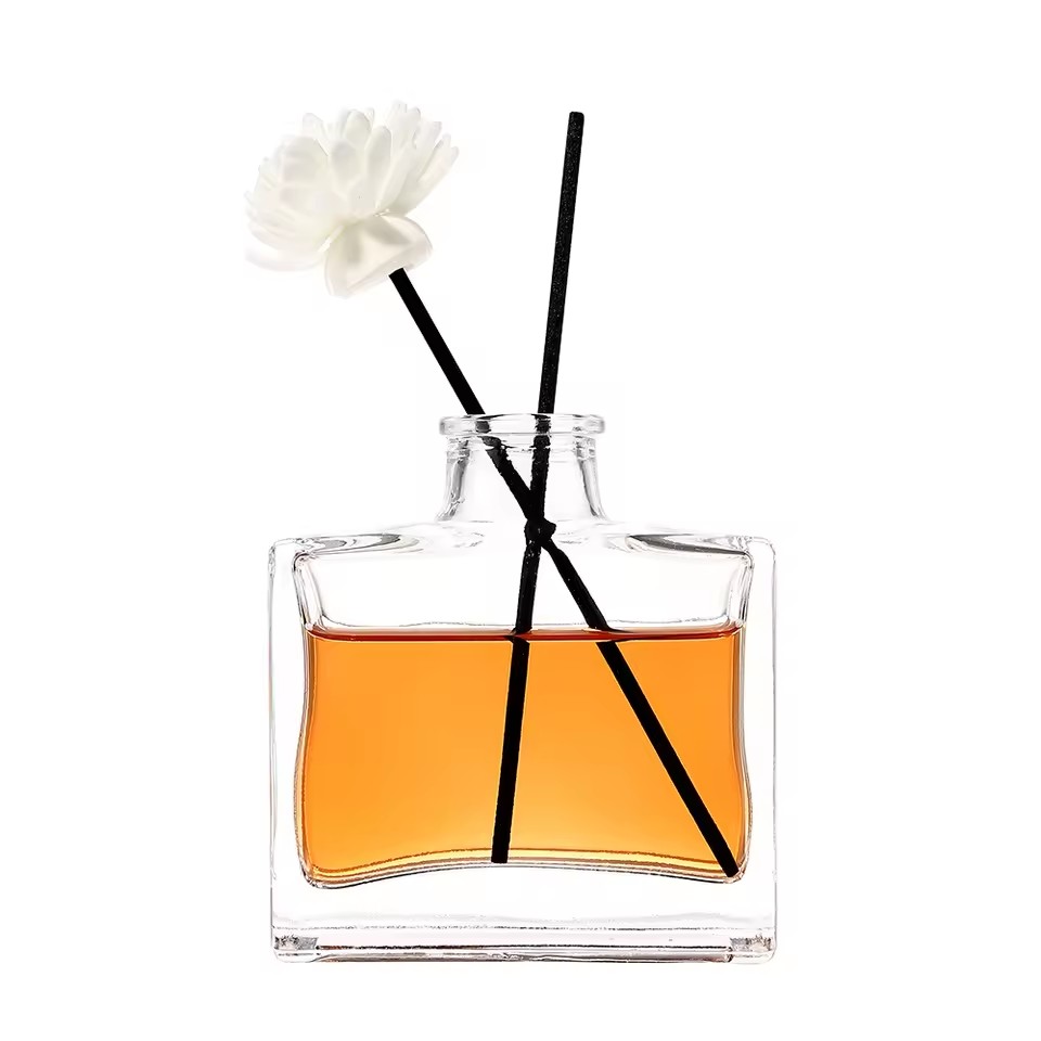 Wholesale Bulk Order Luxury Empty Refillable Reed Diffuser Bottle for Hotel & Spa Quality Glass