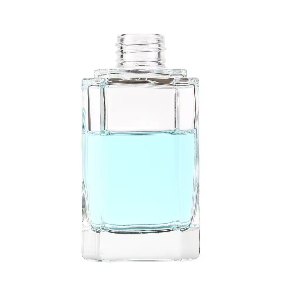 Long-Lasting Simple Luxury Square Glass Empty Home Fragrance Diffuser Bottle with Screw Cap Sealing Type