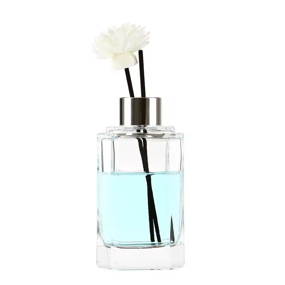 Custom Home Decoration Gift Decoration Wholesale Luxury Square Vertical Stripe 100ml Fire Free Aroma Square Reed Diffuser Bottle