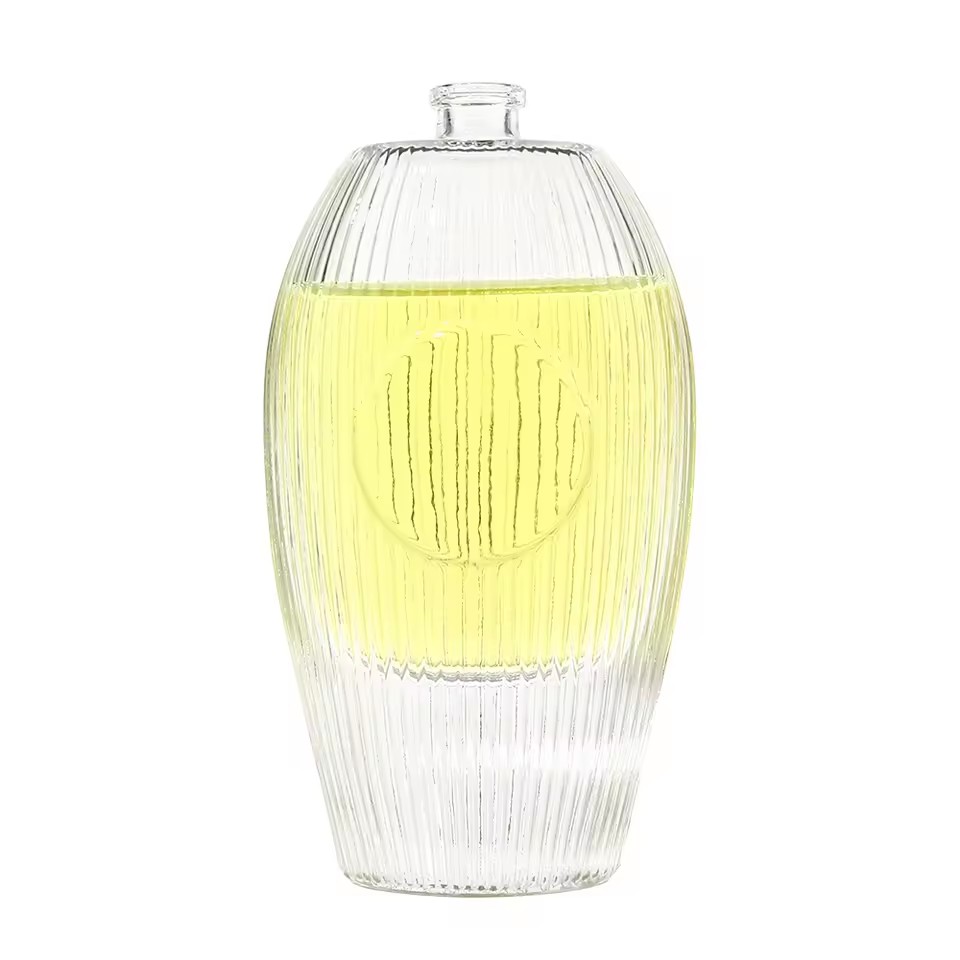 Luxury Premium Fluted Flat Vase Transparent Empty 20ml 30ml 50ml 100ml Glass Perfume Bottle for Hotel Resort Home Fragrance