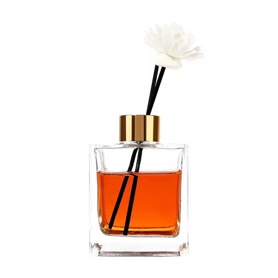Wholesale Price Saudi Arabia Flat Square 20ml 30ml 50ml Clear Fragrance Reed Diffuser Glass Bottles With Screw Cap