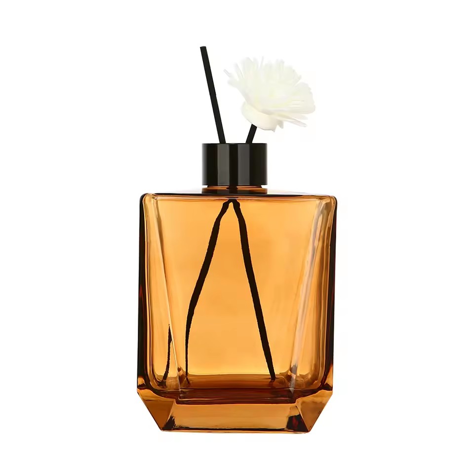 Wholesale 20ml 30ml 100ml Flat Square Amber Empty Aromatherapy Essential Oil Perfume Reed Diffuser Glass Bottle