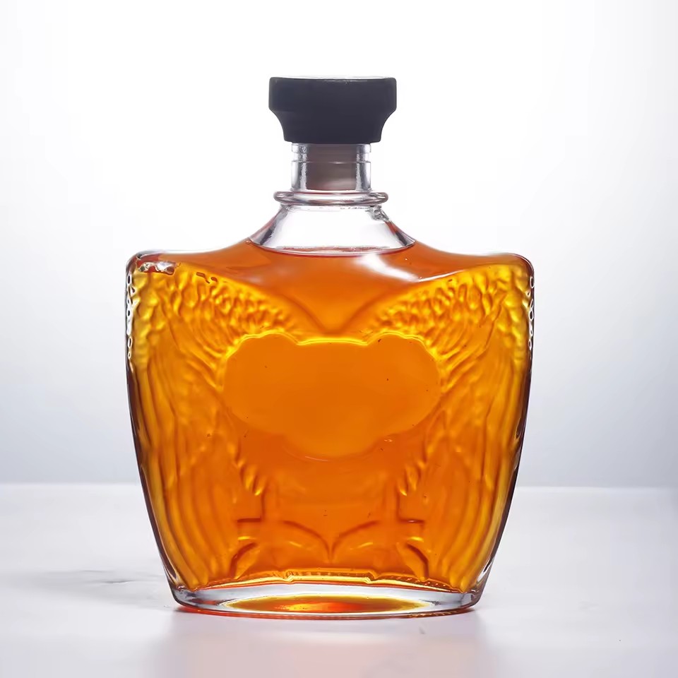 Customized Animal Pattern Pattern 750ml Flat square Transparent Glass Bottle, Gin Rum Bottle for Parties and Gatherings