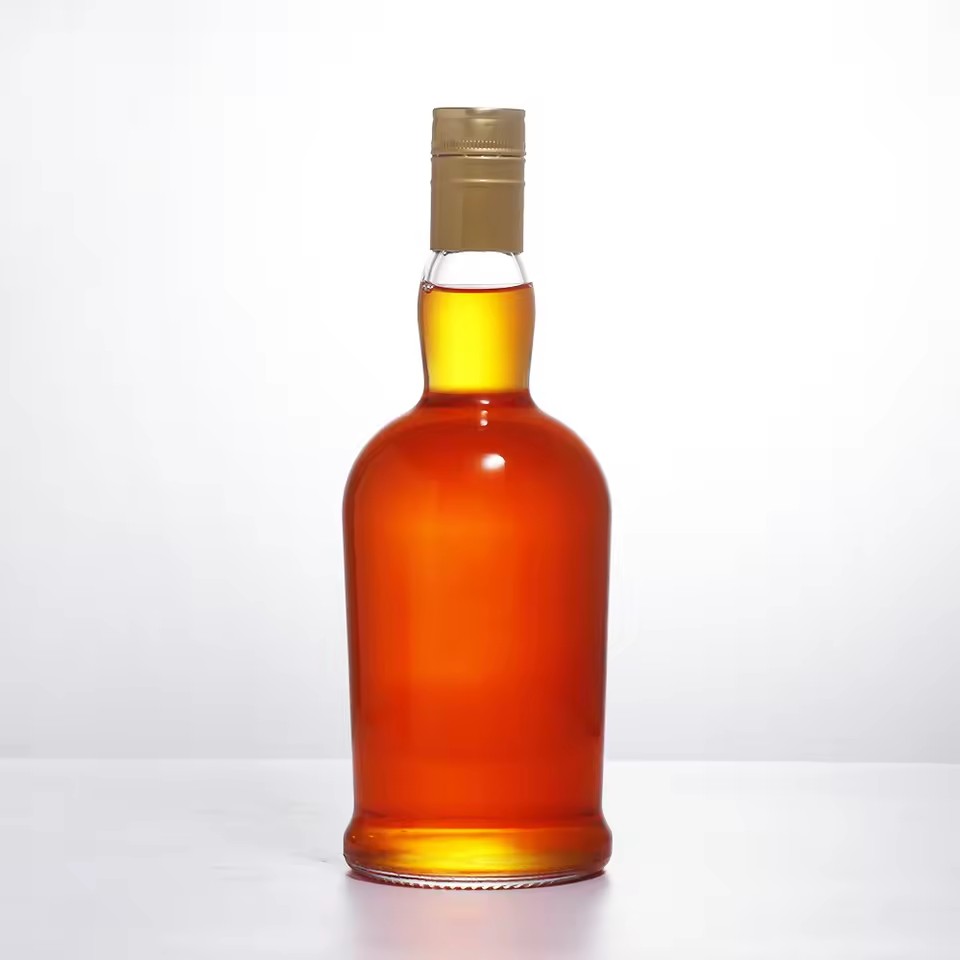 Hot Selling 700ml 70cl Volcanic Flint Glass Tequila Bottle, Alcoholic Beverage Bottle with Screw Cap Party Decoration