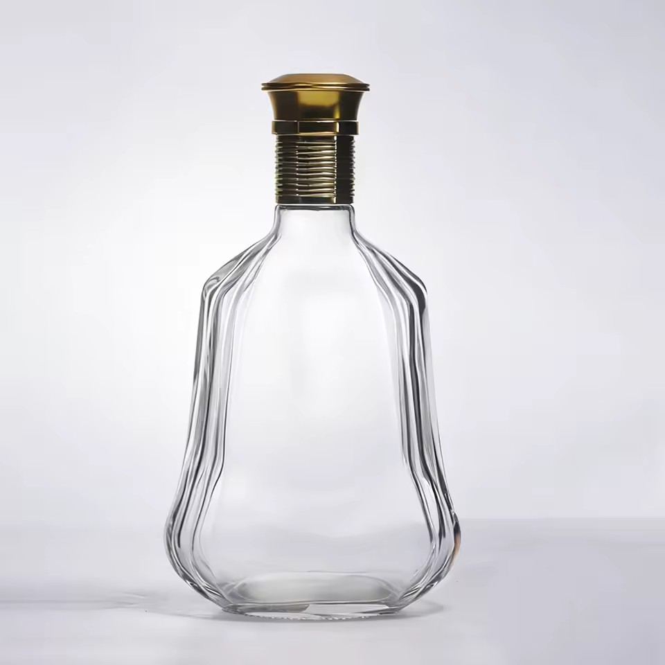 Cork-Sealed 700ml Glass Storage Bottles Glass Wine Bottle With a Crown Lid for Wine Rum Vodka Tequila for Champagne Brandy