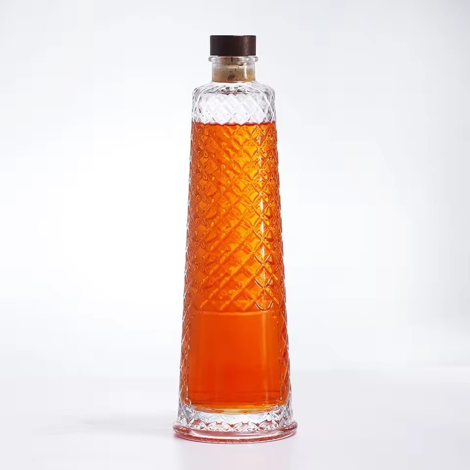 750ml Empty Glass Bottle with Cork Custom Logo Design for Tequila and Brandy Alcoholic Drinks