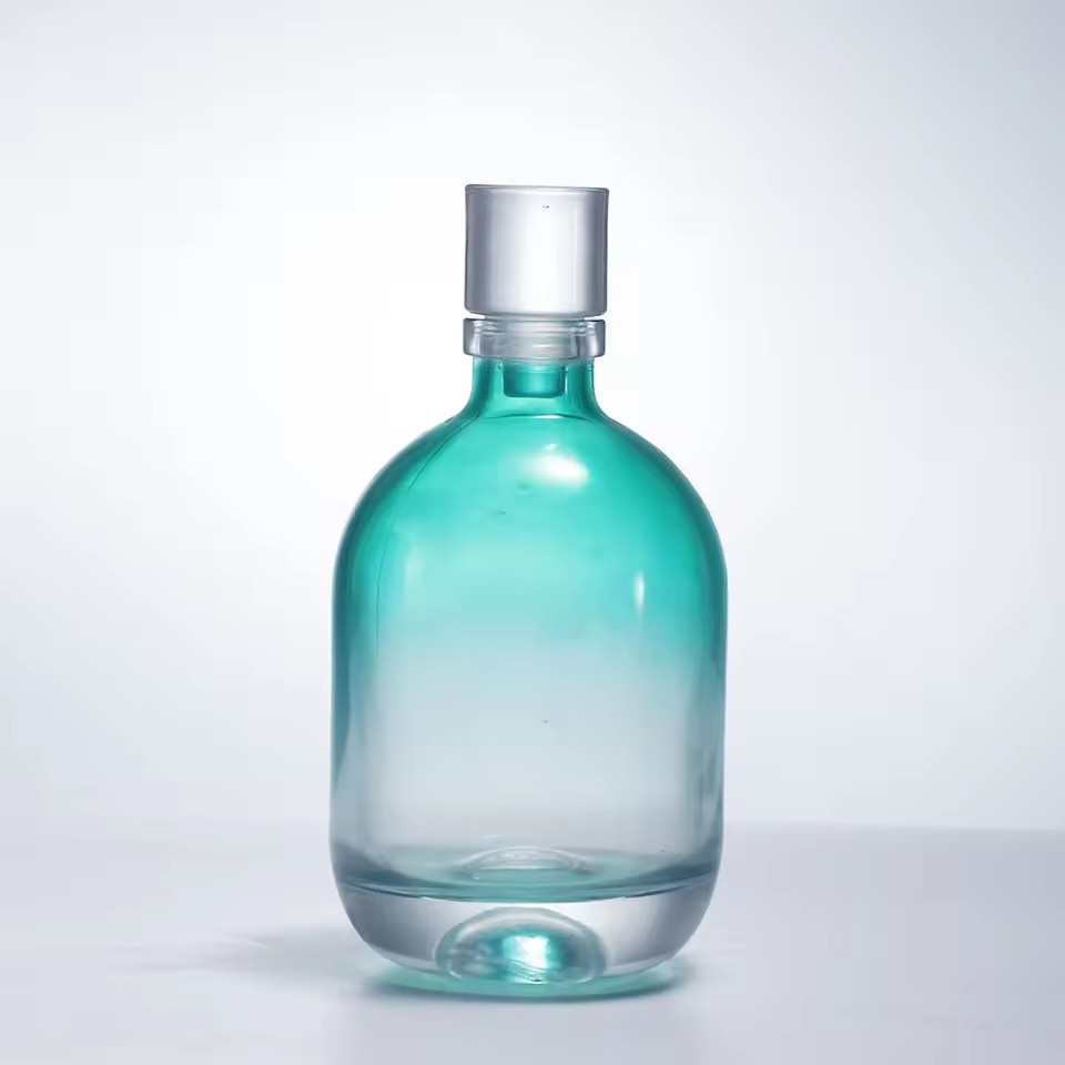 Wholesale 500ml Custom Flint Glass Spirit Liquor Bottles Cork-Sealed Screw Cap Cylinder for Vodka Gin Whiskey Tequila Brandy