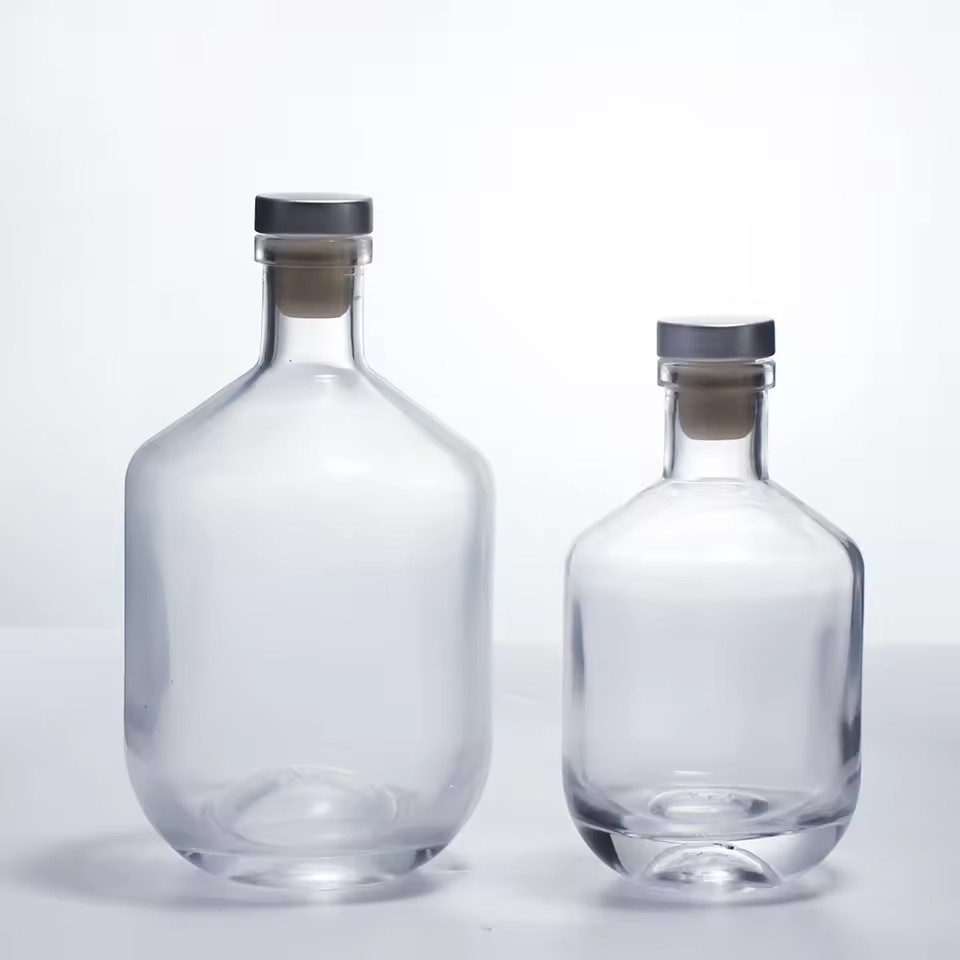 Factory Direct High Quality Customizable 250ml 500ml Glass Wine Bottle Wooden Stopper for Fruit Wine Party Tequila Brandy