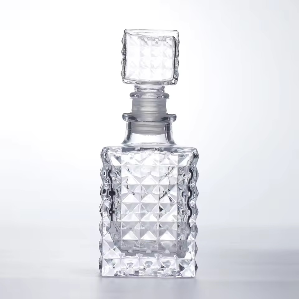 Creative Square 100ml Lead-Free Crystal Glass Wine Bottle for Bar & Whiskey Packaging Screen Printed Surface for Tequila