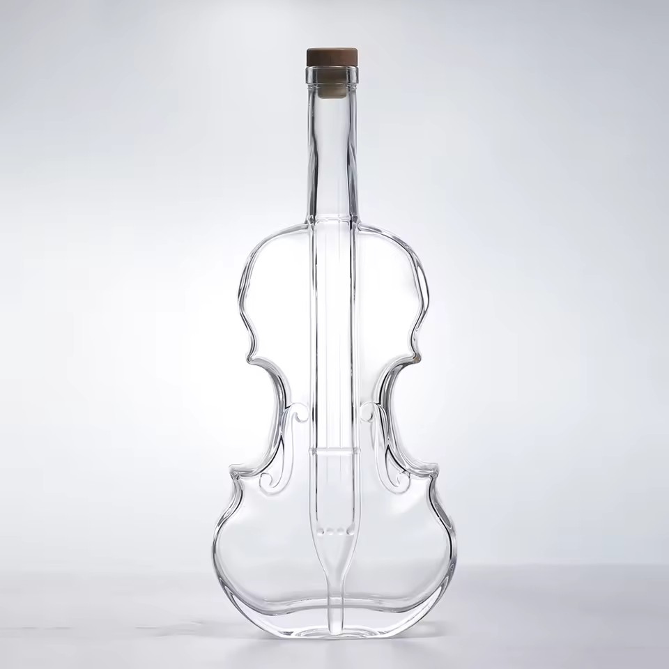 Customizable 750ml High Borosilicate Glass Wine Bottle Elegant Transparent Design for Whiskey Brandy Wine Flat Cork Lid Tequila