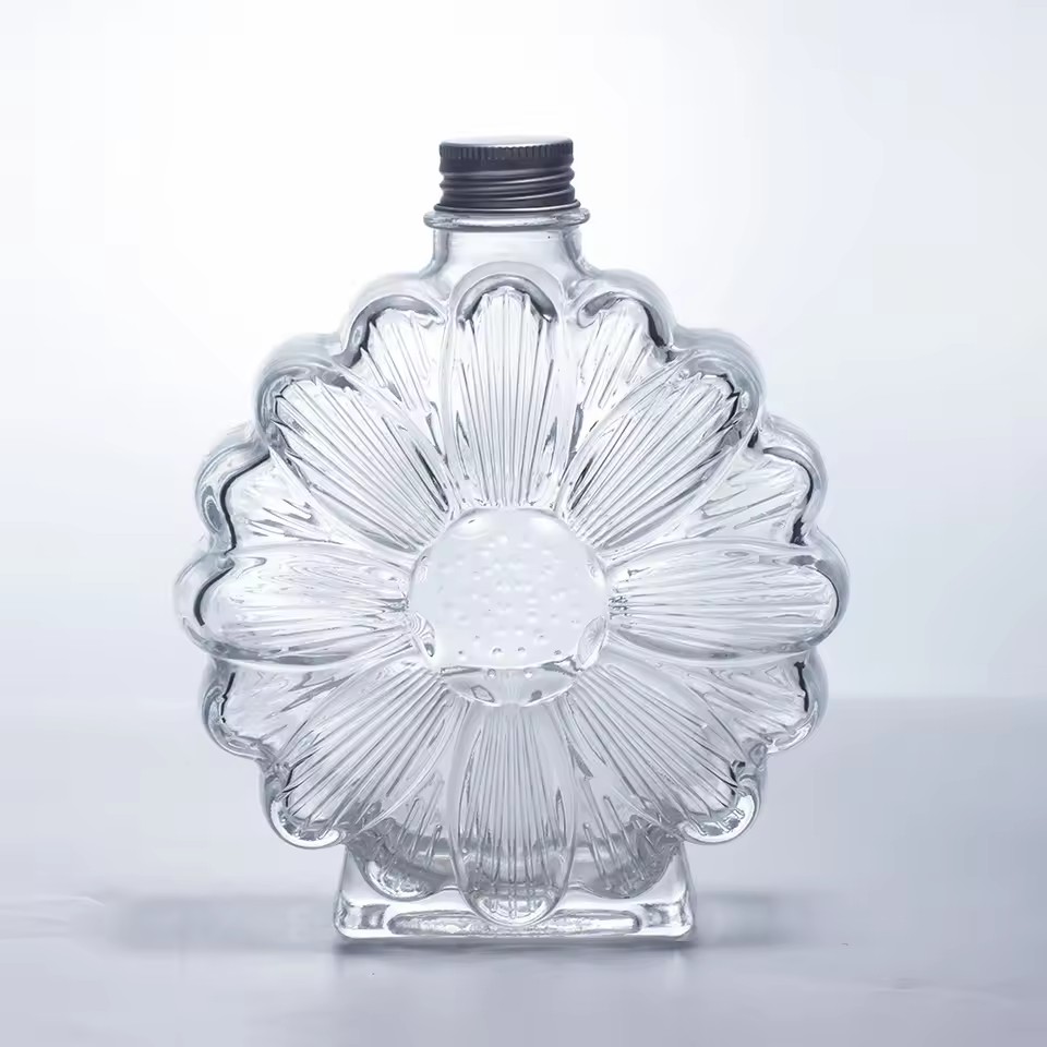 Hot Sale Custom Designed Glass Bottles 250ml 500ml 750ml with Cork Sealing for Brandy Vodka Whisky Gin Rum and Tequila