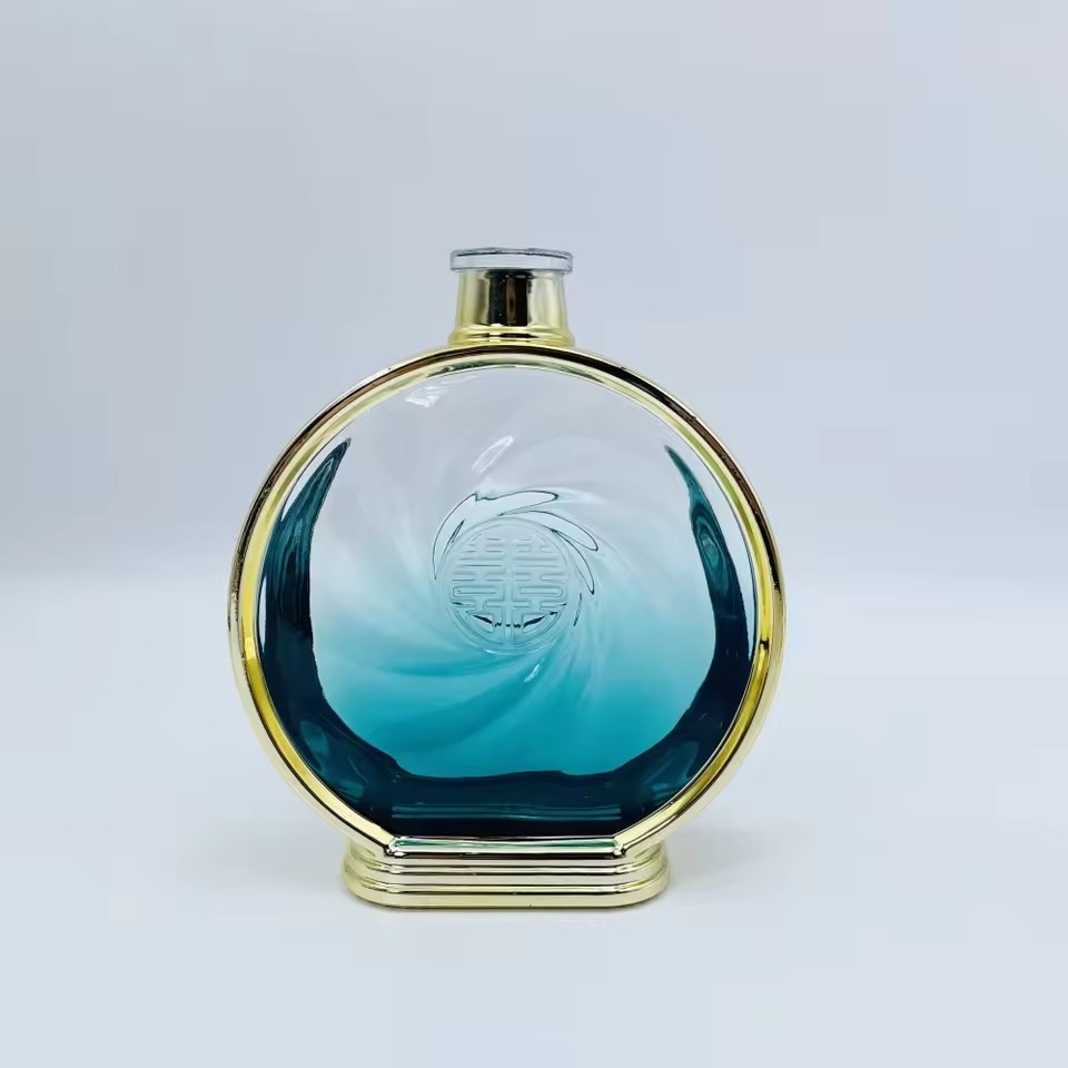 Factory Wholesale 500ml 700ml Frosted Glass Bottles Electroplated Wine Goblet for Whisky and Brandy