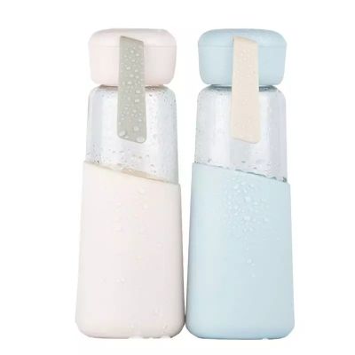 Heat-resistant portable sports glass water bottle with silicone sleeve 