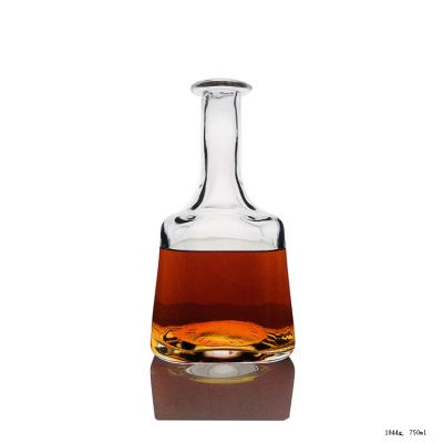 Factory Directly 750 ml Empty Liquor Bottles Vodka Bottle for Sale 