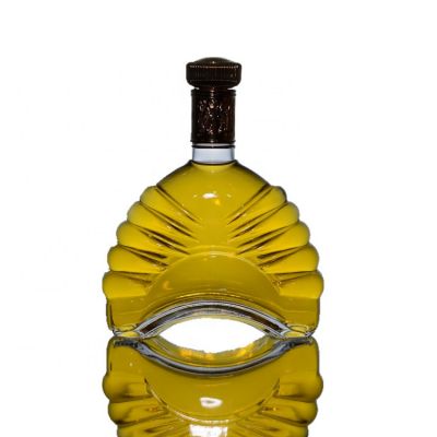 500ml glass bottles decoration XO flat fancy liquor bottles Accept surface treatment and decoration services 