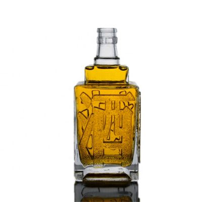 Emboss Empty Clear Glass Vodka Liquor Bottle 500ml Square Manufacturer Production 