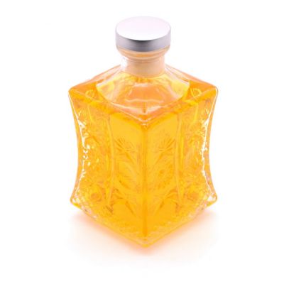Custom top quality 700ml square bottle for gin, liquor, whisky, bourbon, tequila, vodka, rum 