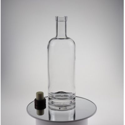 High Quality Cork Lid Square Empty Glass Vodka Bottle 750ml Spirits Glass Vodka Whiksy Wine Bottle For Wine Beverage Use 