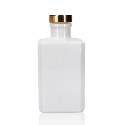 Decorative 150ml 5oz square Matte White Empty Glass Aroma Diffuser Bottle with Cork 