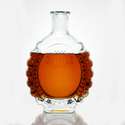 Empty Clear Decorative Glass Spirit Bottles With Cork Top 700 ml Alcohol Embossed Fancy Spirit Bottle 700 ml Wholesale
