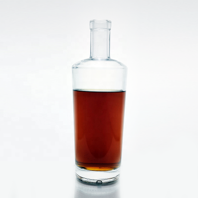 Heavy Base Bottom Super Flint Clear Transparent 700ml Vodka Liquor Bottle 500ml 750ml Glass Bottle with Bamboo Lid