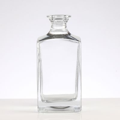 Custom square liquor glass bottle Spirits wine bottles with logo and cork 