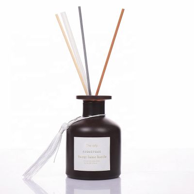 Custom Made 150ml Brown Color Sprayed Glass Diffuser Bottles 
