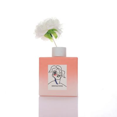 2020 high quality 100ml pink square aroma diffuser glass bottle 