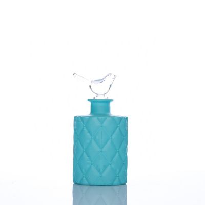 Luxury Design 200ml 7 oz Embossed Printed Blue Round Glass Aroma Reed Diffuser Bottle with Wooden Cap 