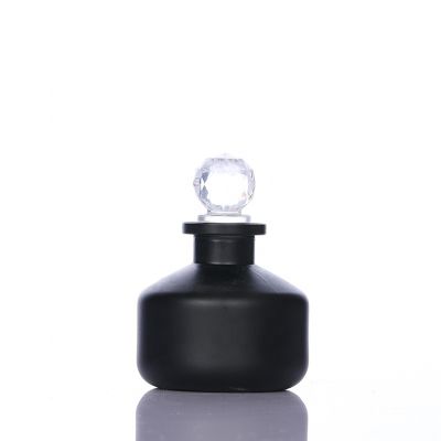 Custom Frosted 300ml Matte Black Reed Diffuser Glass Bottle with cork