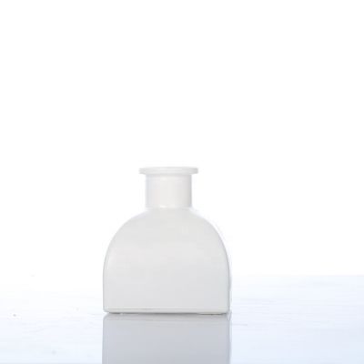 Custom Shape Design 100ml yurt Empty Porcelain White Glass Aroma Diffuser Bottle 