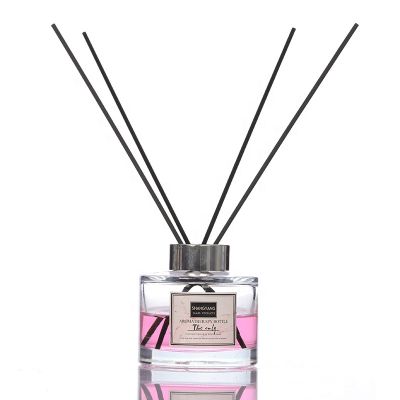 Wholesales 150ml empty flat round reed diffuser glass bottle with silver cap 