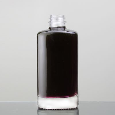 Screw lid thick bottom square shape white clear 700ml glass alcohol bottles