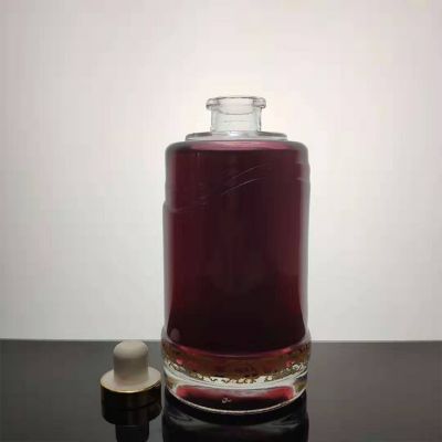Low MOQ Empty Clear Round Glass 500ml Alcohol Bottle 