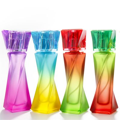 15ml 0.5oz luxury twisted foggy colored design OEM makeup filler screw sprayer glass perfume bottle