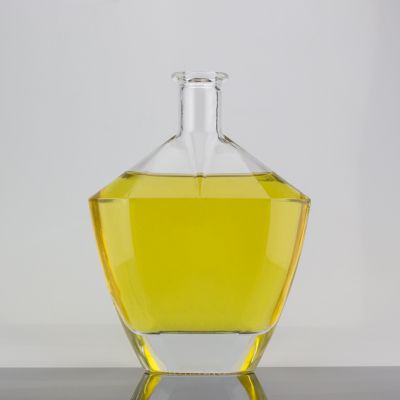 Pentagon Shape Cork Sealed 700ml Super Flint Glass Whisky Bottle Thick Bottom 