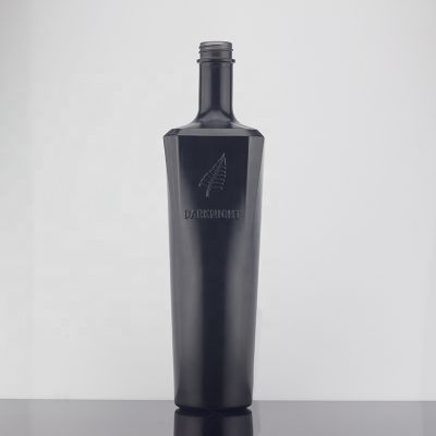 Screw Cap Sealed Black Printing 700ml Whisky Glass Bottle With Embossed Logo 