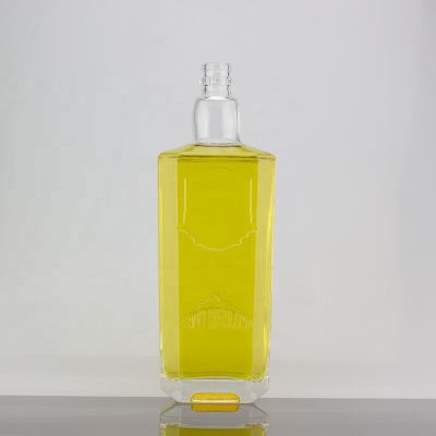 Embossed Design Unique Shape Guala Top 700ml Whisky Glass Bottle Thick Bottom