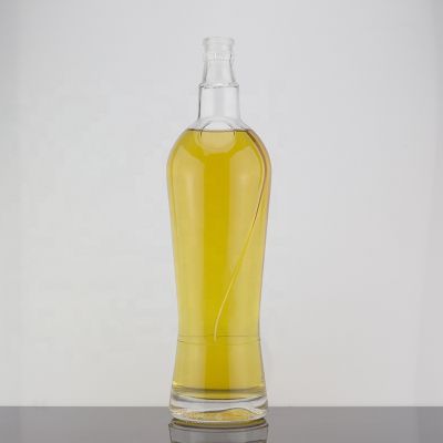 Custom Embossed Design Transparent 700ml Whisky Glass Bottle With Guala Top 
