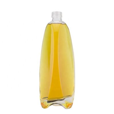 Unique Triangle Shaped Super Flint Transparent 700ml Liquor Spirits Glass Bottle For Vodka Whiskey Brandy Rum With Custom Caps