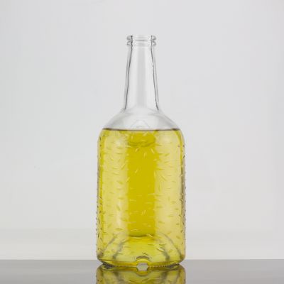 Embossed Design Cork Sealed Clear Empty Spirits Liquor Glass Bottle 700ml 