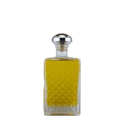 Deluxe Square Embossing Shout Neck Super Flint Glass Bottle 70 Cl Rum Uv Top Wood Cork Bottle 