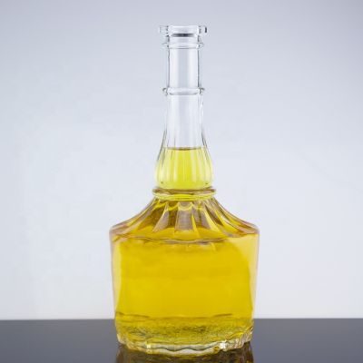 Customized Design Luxury Glass Bottle For Whisky Cork Sealed Long Neck 750ml Bottle 