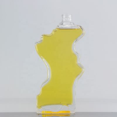 High Quality Thick Bottom Unique Map Shape Vodka Glass Bottle 500ml Guala Top 