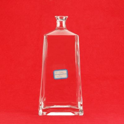 Free Sample Flat Shaped Clear Glass Bottle Embossed Logo Empty Tequila Bottle Vodka Glass Bottle Screw Cap 