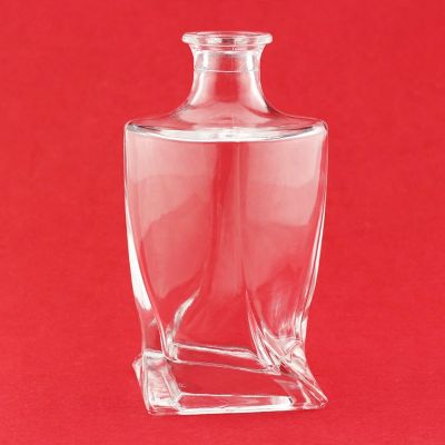 Super Flint 750ML Clear Glass Wine bottles Custom Made Shape Glass Vodka Bottle Short Neck 700ml 