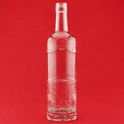 Latest Model Fashion Design Custom Made Embossed Anaglyph Vodka Glass Bottle With Screw Cap 