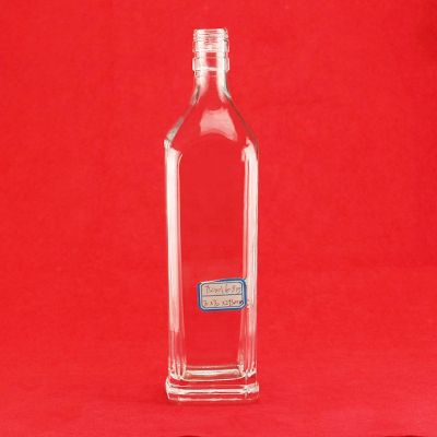 Free Sample High End 750ML Clear Glass Wine Bottles Alcohol Bottle 700ml Vodka Bottle With Screw Cap 
