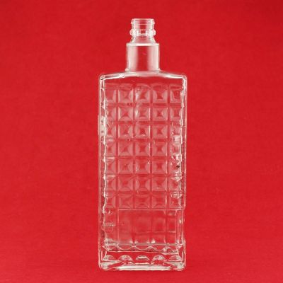 750ml Rectangular Glass Bottle Square Shape Vodka Bottles Plastic Tamper Proof Cap Sustom Embossed 