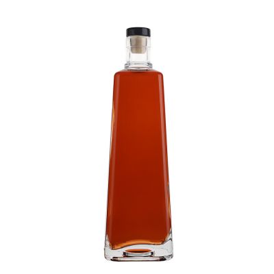 China Supplier Classic Shape 700 ml Liquor Glass Wine Bottle With Stopper Lid